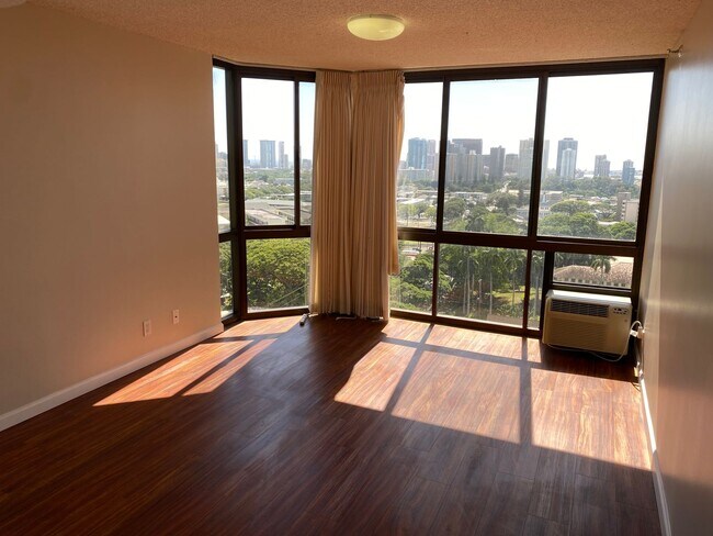 Building Photo - 2040 Nuuanu Ave