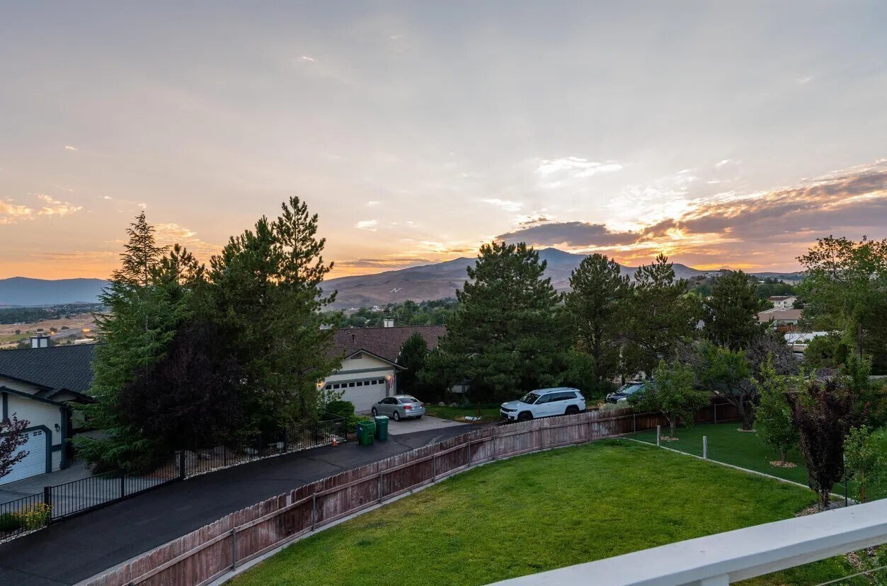 Building Photo - 932 University Ridge Ct