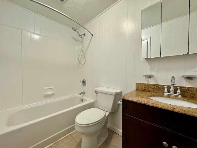 Building Photo - 96 Fountain Ln