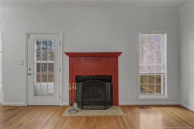 Building Photo - 42 Lotus Ln