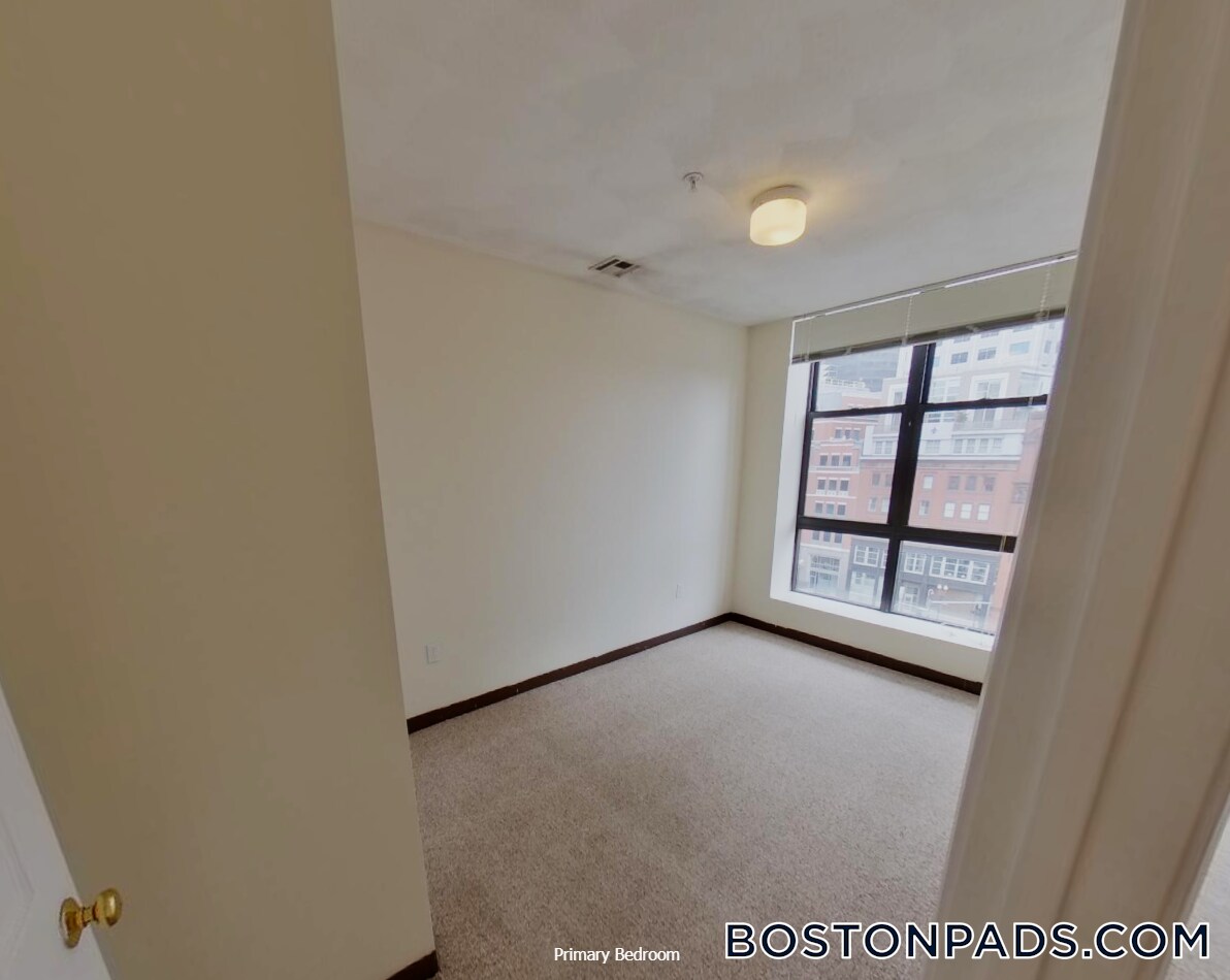 Building Photo - 81 Essex St