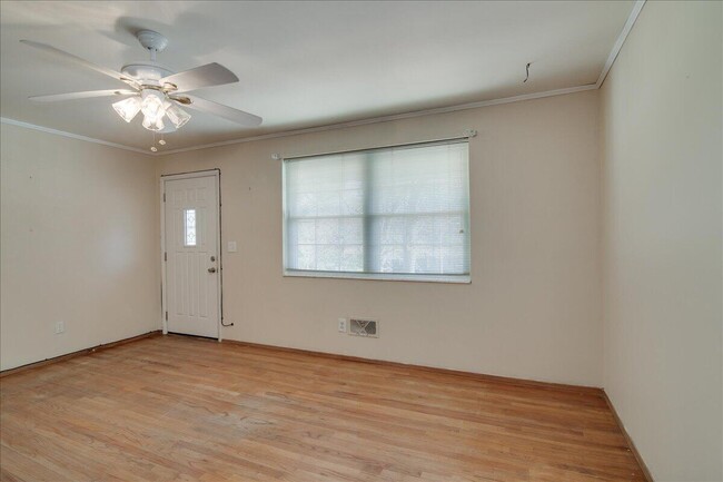 Building Photo - 2301 Mura Dr
