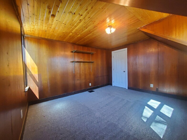 Bedroom 1 - 9 N Monroe St