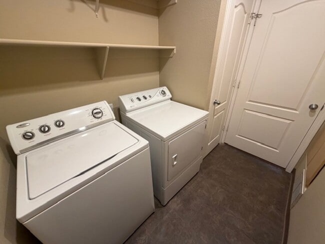 Building Photo - Discover Your Dream Condo with Stunning Mountain Views a 1 Car Garage & Covered carport in NW Ren...