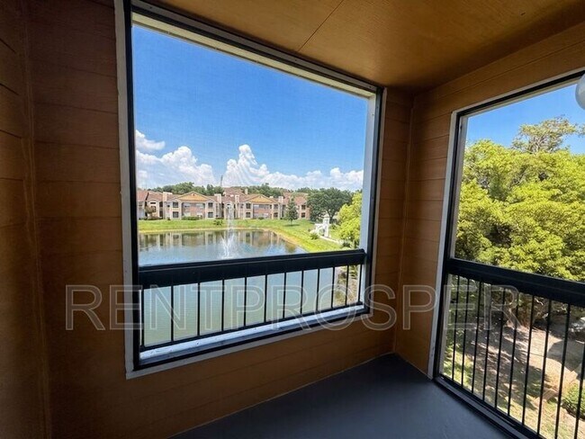 Building Photo - 5501 Rosebriar Way