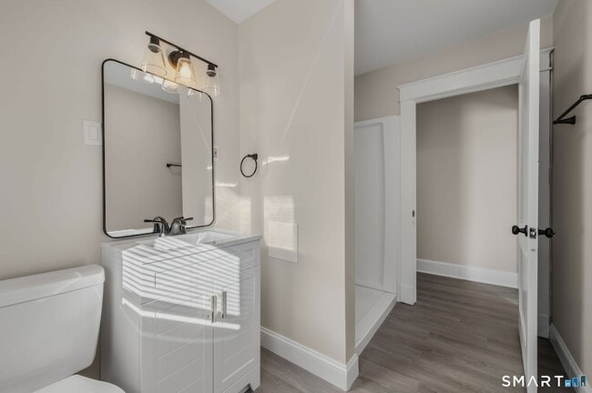 Building Photo - 113 Pequot Ave