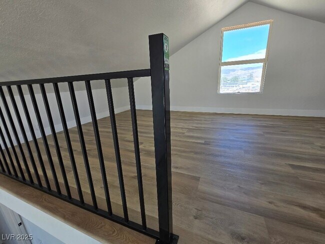 Building Photo - 270 W Patricia Ave