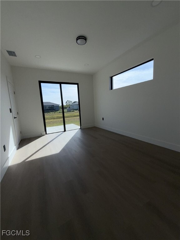 Building Photo - 8033 Oakleaf Cir