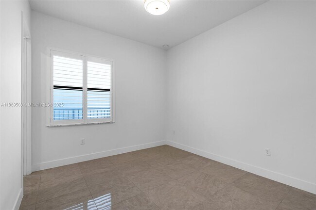 Building Photo - 4538 SW 173rd Ave