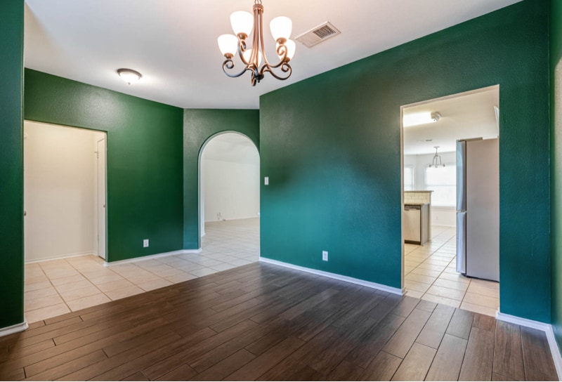 Building Photo - 15718 Knollrun