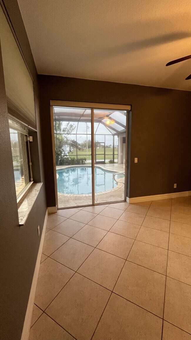 Building Photo - 2506 SW 15th Pl