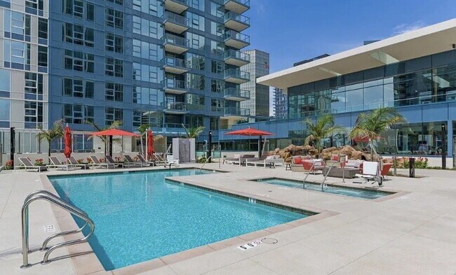 Building Photo - Panoramic Bayfront Luxury Living in the Heart of Little Italy