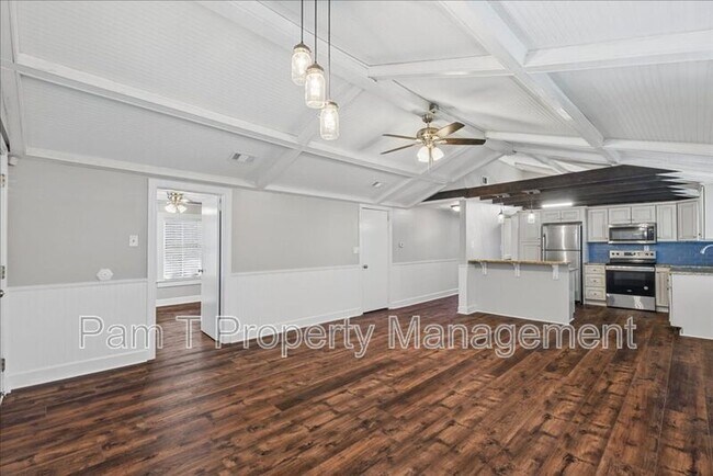 Building Photo - 2022 Ridgewood Ave