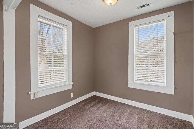 Building Photo - 504 Calhoun St NW