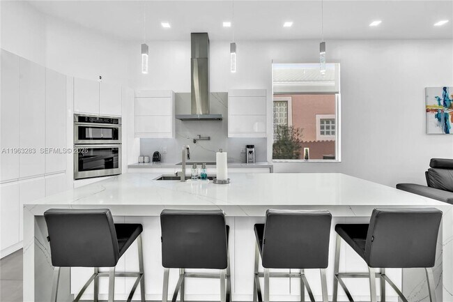 Building Photo - 5851 NW 125th Terrace