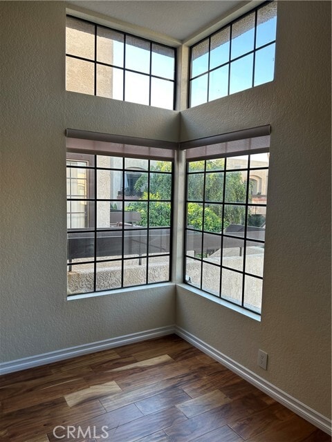 Building Photo - 2601 S Broadmoor Dr