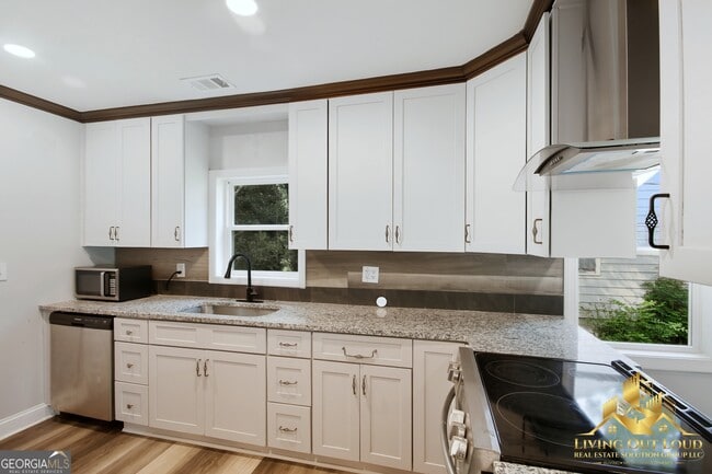 Building Photo - 1439 Westridge Rd SW