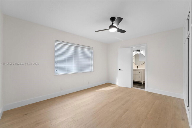 Building Photo - 1633 Dewey Street Apt #1, Hollywood, FL 33...