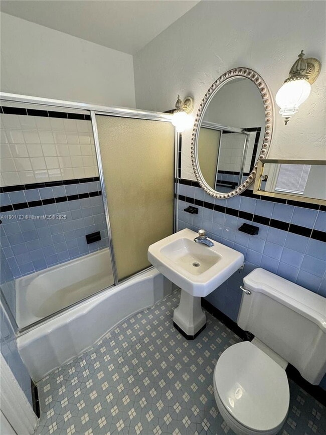 Building Photo - 5700 SW 42nd St