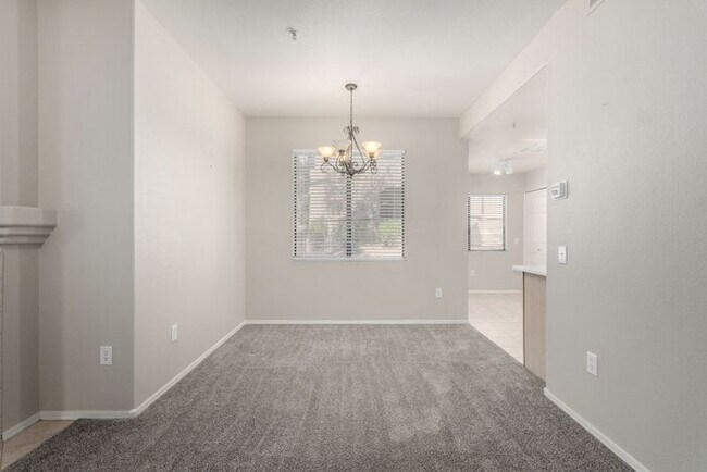 Building Photo - 2-bedroom 2 bath condo in Gated Community ...