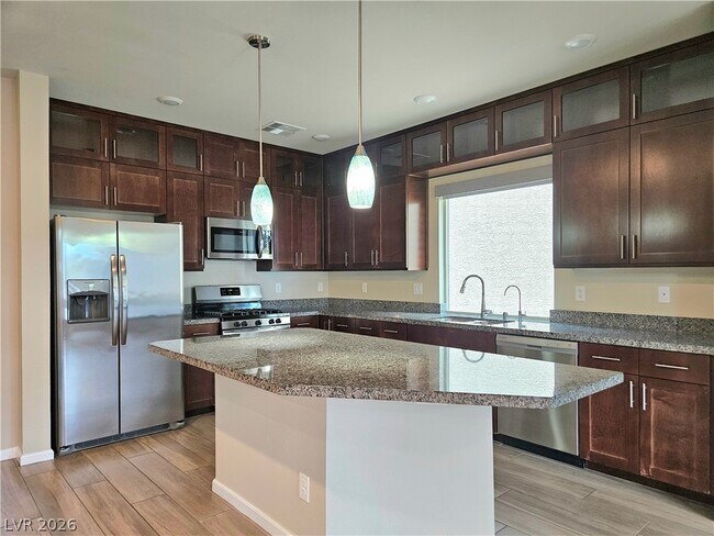 Building Photo - 8016 Carpenter Creek Ave