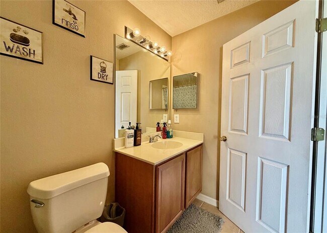 Building Photo - 1720 Retreat View Cir
