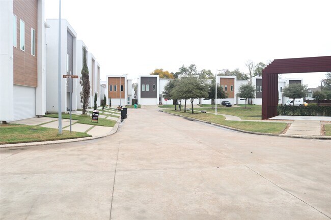 Building Photo - 5403 Tocayo Pl