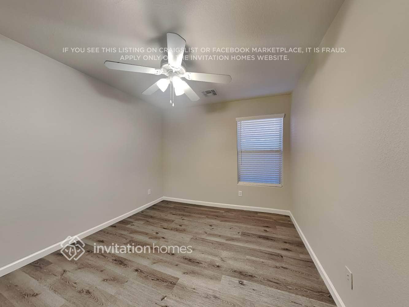 Building Photo - 832 N 166th Ln