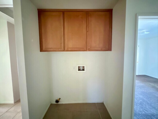 Building Photo - Wow must see 4 bedroom Plus 2 bath Home in...