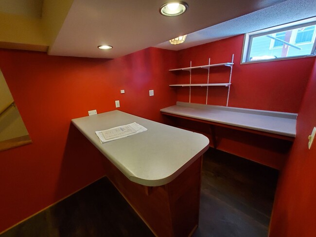 Building Photo - Available June 2025 - Beautifully Renovate...