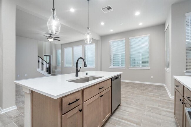 Building Photo - 529 Longleaf Pine Dr