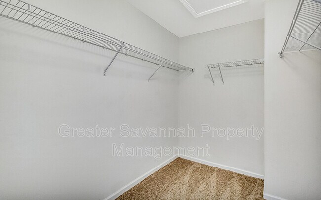 Building Photo - 40 Burnt Oak Rd