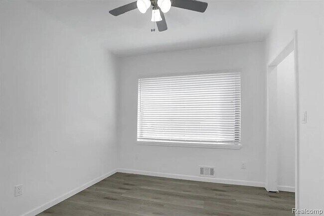 Building Photo - 2641 Monterey St
