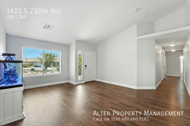 Building Photo - 1422 S 230th Ave