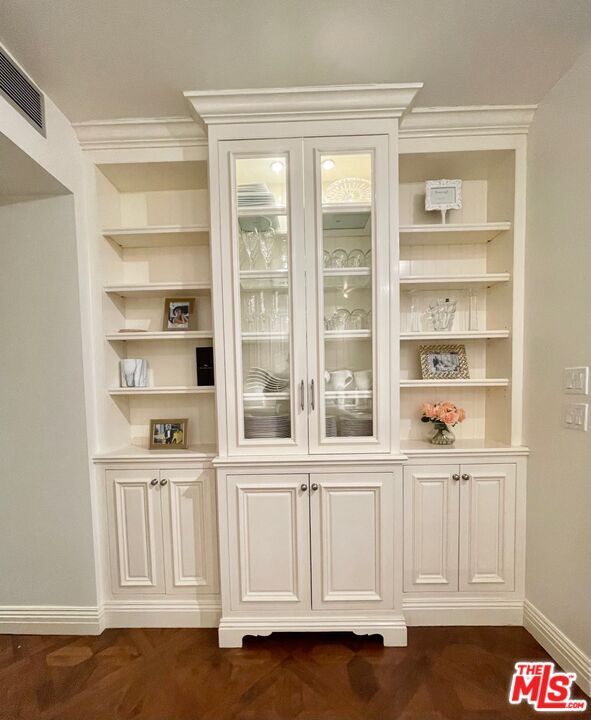 Building Photo - 10660 Wilshire Blvd