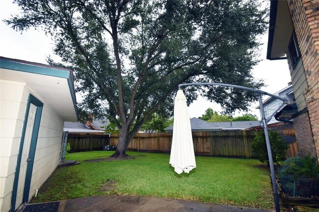 Building Photo - 1806 Cedarwood Ct