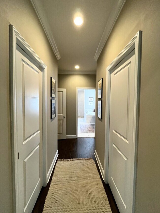 Building Photo - 3/2 with amazing community amenities!
