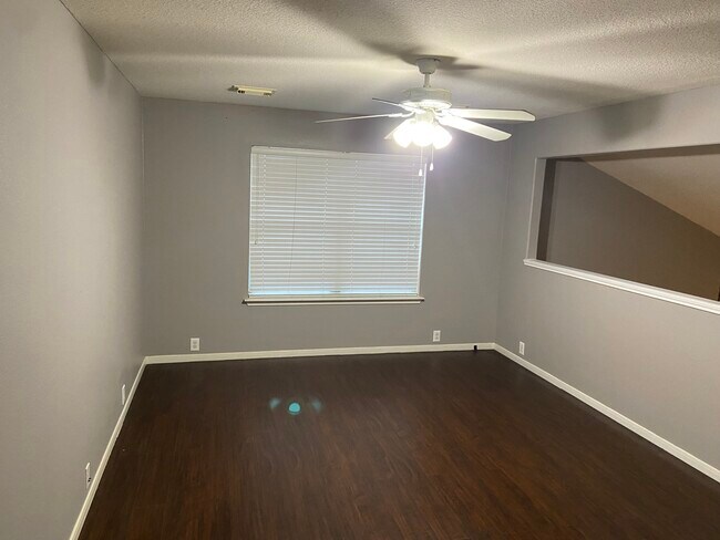 Building Photo - 16602 Grenada Falls Dr