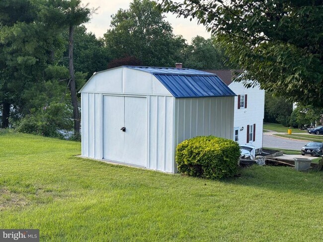 Building Photo - 1234 Pleasant Valley Dr