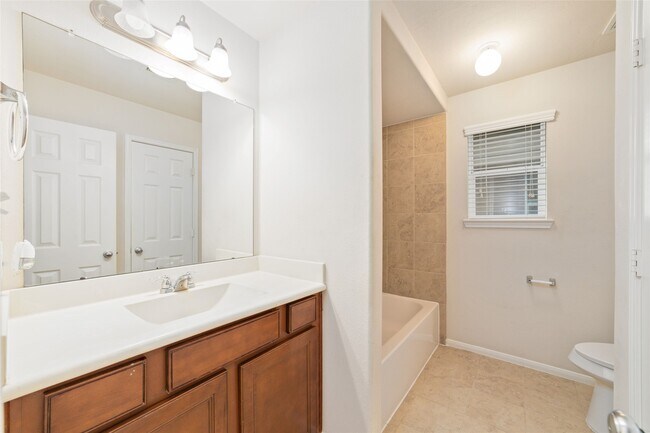 Building Photo - 8919 Inglebrook Ln