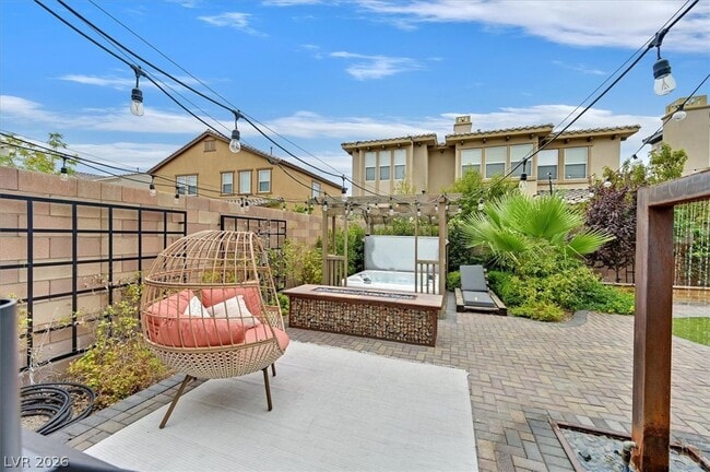 Building Photo - 505 Punto Vallata Dr