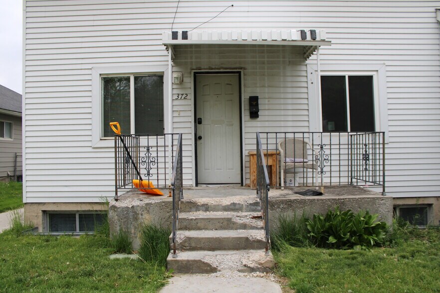 Building Photo - 372 I St