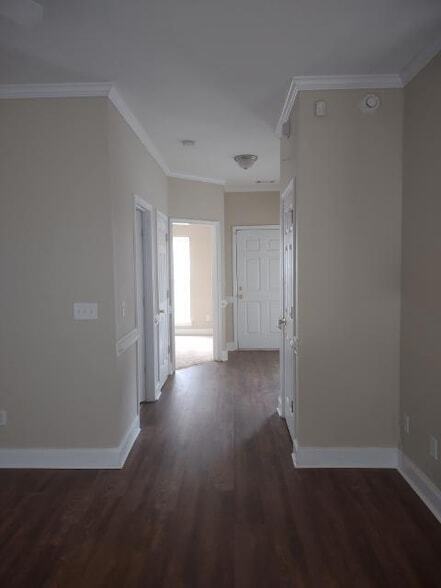 Building Photo - 2919 Aylesbury Dr