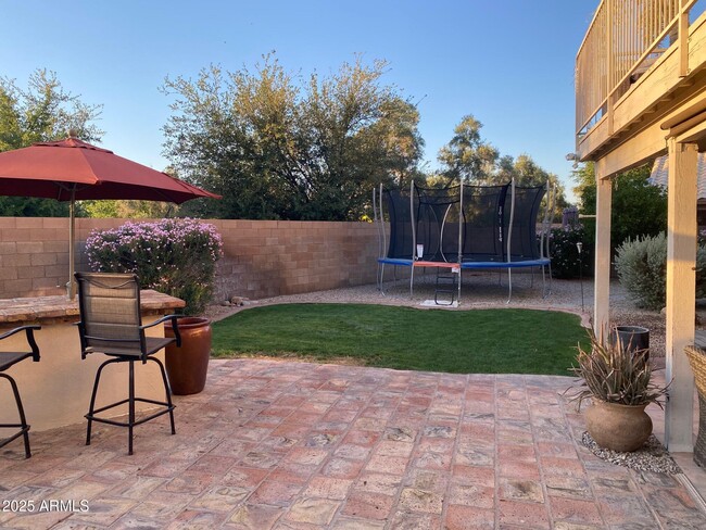 Building Photo - 3798 E Encinas Ave