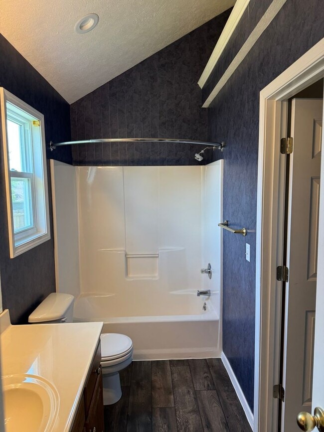 Building Photo - Gorgeous 3 Bedroom home for rent in Nixa, MO!
