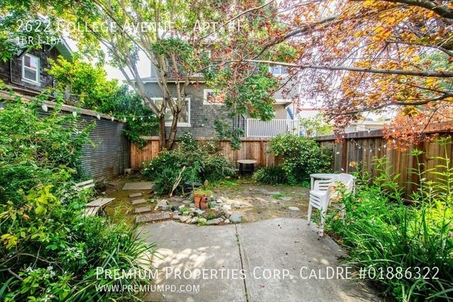 Building Photo - 2622 College Ave