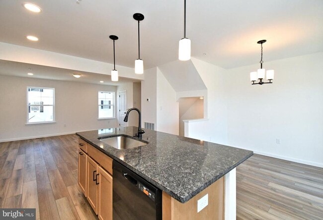 Building Photo - 114 Kuechler Ct