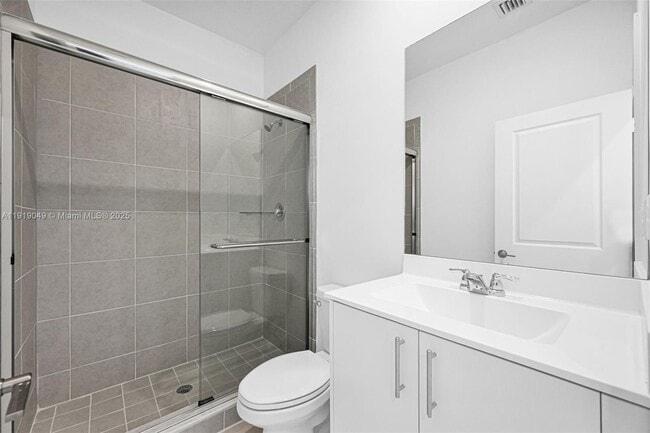 Building Photo - 1400 SE 6th Rd