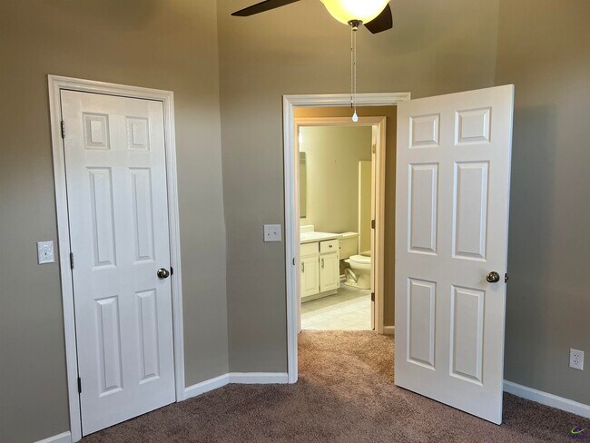 Building Photo - 203 Bryson Way