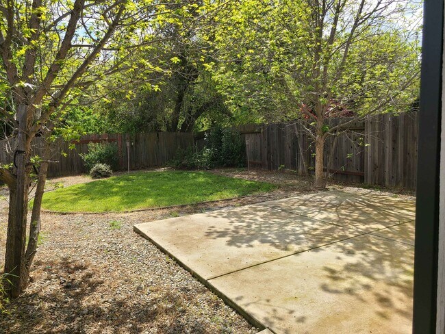 Building Photo - 6616-6618 Summer Rain Way